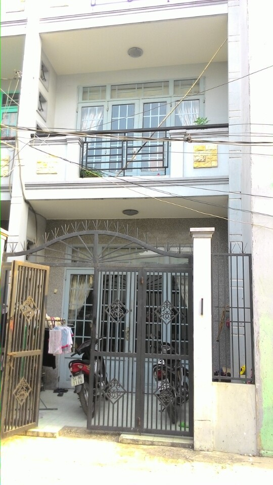Mơ bán 10 căn nhà mới MT đường Nguyễn Hữu Trí 1 trệt 1 lầu, SHR, 5x16m chỉ 696 triệu